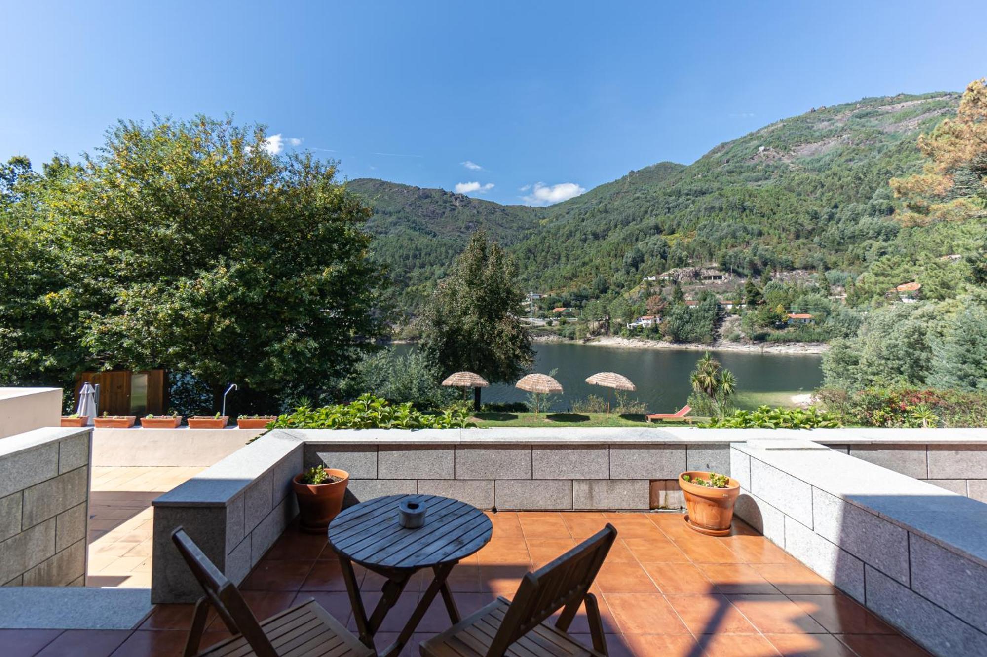 Selina Geres Hotel Terras de Bouro Bilik gambar